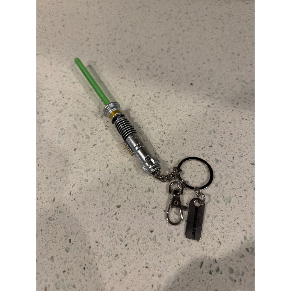 Disney Parks Star Wars Luke Skywalker Green Lightsaber Light Up Keychain